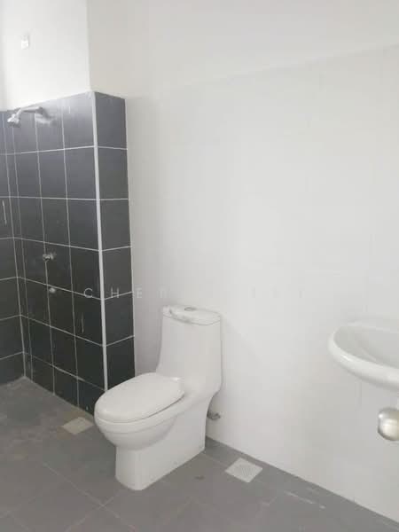 Rumah Teres 2 Tingkat untuk Dijual di Taman Kempas Indah (Tebrau) - Cheryl Tey - Bathroom - PropertyGuru.com.my