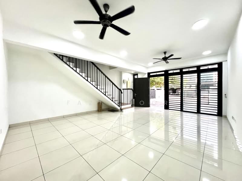 Rumah Teres 2 Tingkat untuk Dijual di Shah Alam (Selangor) - Fazie Noor - Living Room - PropertyGuru.com.my