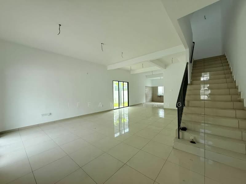 Rumah Berkembar untuk Dijual di Taman Scientex Rawang (Rawang) - Tiffany Yang - Living Room - PropertyGuru.com.my