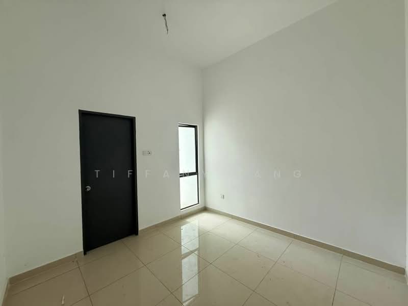 Rumah Berkembar untuk Dijual di Taman Scientex Rawang (Rawang) - Tiffany Yang - Bedroom - PropertyGuru.com.my
