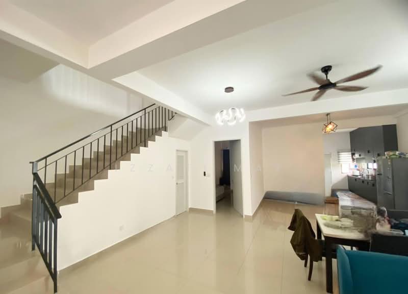 2-storey Terraced House for Sale in Cyber 10 (Cyberjaya) - Izzati Mat - Living Room - PropertyGuru.com.my