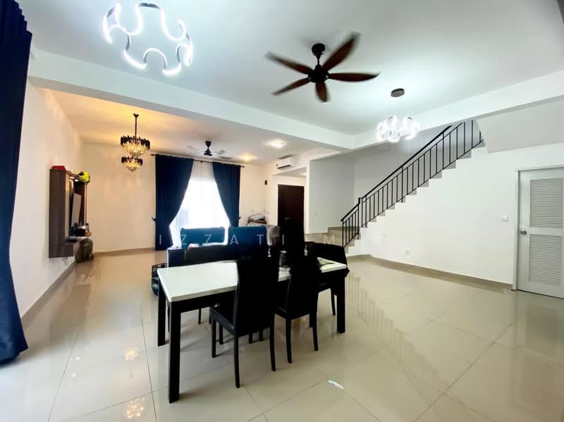2-storey Terraced House for Sale in Cyber 10 (Cyberjaya) - Izzati Mat - Living Room - PropertyGuru.com.my