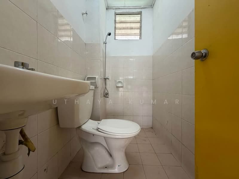 2-storey Terraced House for Sale in Kota Emerald (Rawang) - Uthaya Kumar - Bathroom - PropertyGuru.com.my