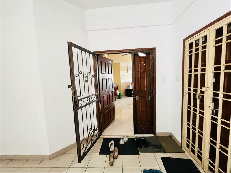 Kondominium untuk Dijual di Villa Wangsamas - Abid Sabarudin - Entrance - PropertyGuru.com.my