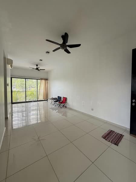 Service Residence for Sale at Seasons Garden Residences - Abid Sabarudin - Living Room - PropertyGuru.com.my