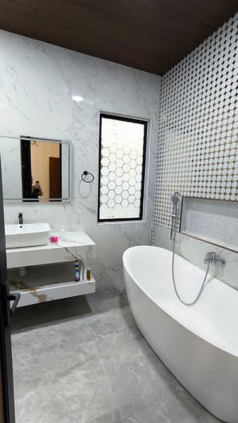 Rumah Teres 2 Tingkat untuk Dijual di Kota Damansara (Selangor) - Eric Lim - Bathroom - PropertyGuru.com.my