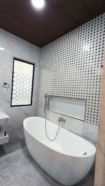 Rumah Teres 2 Tingkat untuk Dijual di Kota Damansara (Selangor) - Eric Lim - Bathroom - PropertyGuru.com.my