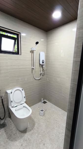 Rumah Teres 2 Tingkat untuk Dijual di Kota Damansara (Selangor) - Eric Lim - Bathroom - PropertyGuru.com.my