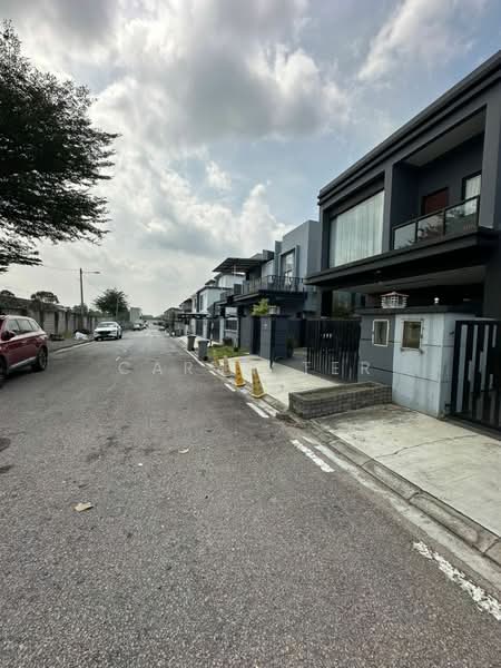 Cluster House for Sale in Taman Tropika (Kulai) - Caryn Ter - Exterior - PropertyGuru.com.my