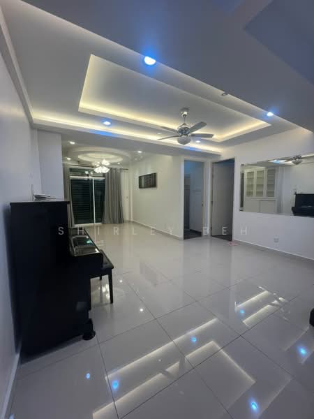 Kondominium untuk Dijual di The Oasis - Shirley Beh - Living Room - PropertyGuru.com.my