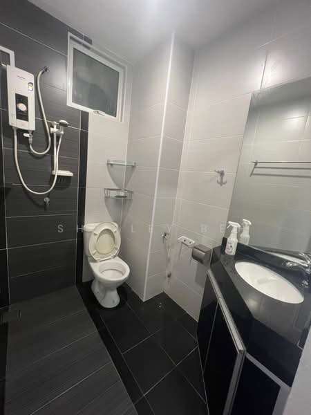 Kondominium untuk Dijual di The Oasis - Shirley Beh - Bathroom - PropertyGuru.com.my