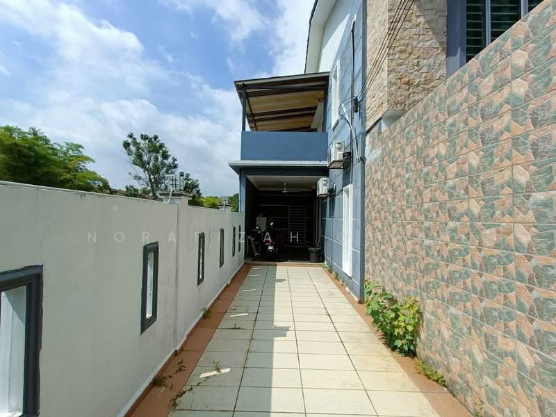 Rumah Teres 2 Tingkat untuk Dijual di Seri Kembangan (Selangor) - NoraFizah Gapar - Exterior - PropertyGuru.com.my