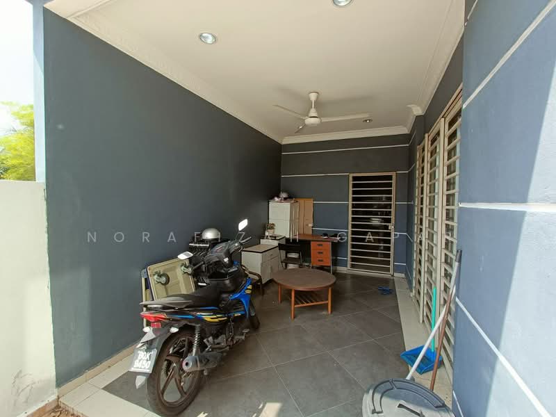 Rumah Teres 2 Tingkat untuk Dijual di Seri Kembangan (Selangor) - NoraFizah Gapar - Exterior - PropertyGuru.com.my