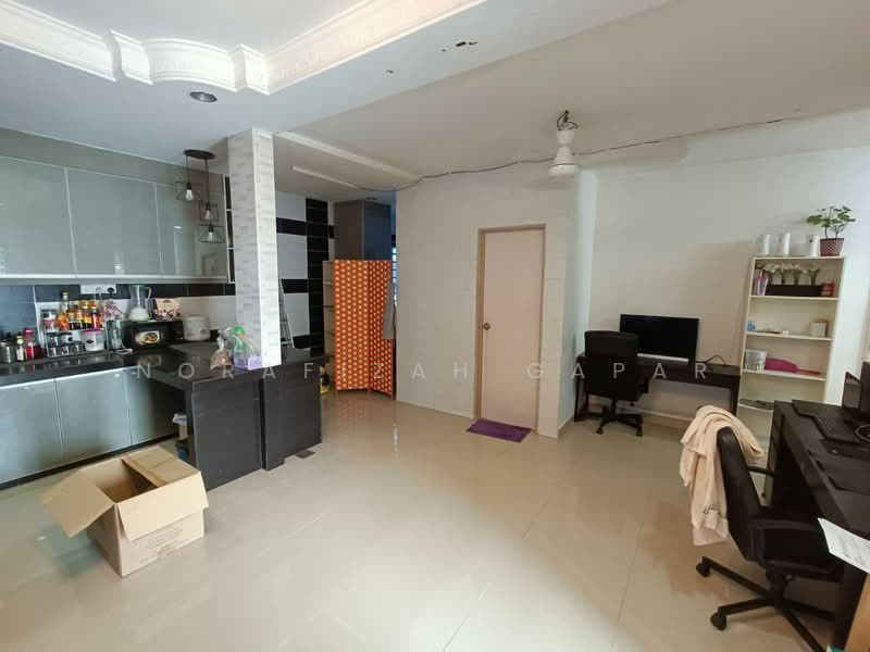 Rumah Teres 2 Tingkat untuk Dijual di Seri Kembangan (Selangor) - NoraFizah Gapar - Kitchen - PropertyGuru.com.my
