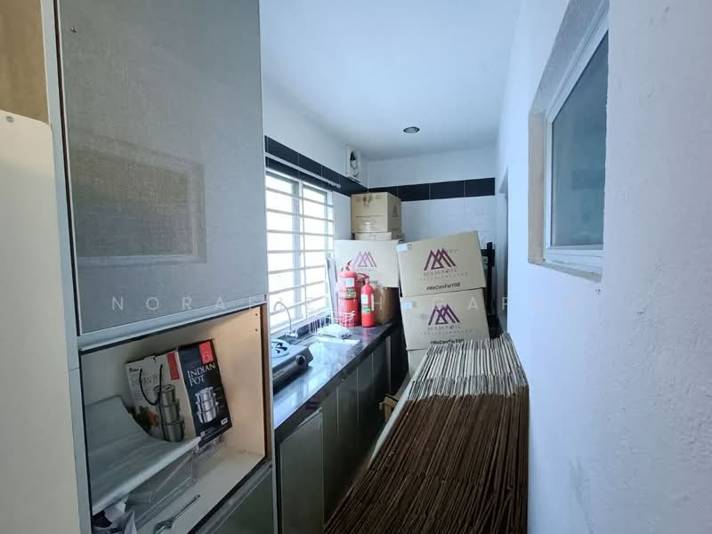 Rumah Teres 2 Tingkat untuk Dijual di Seri Kembangan (Selangor) - NoraFizah Gapar - Kitchen - PropertyGuru.com.my