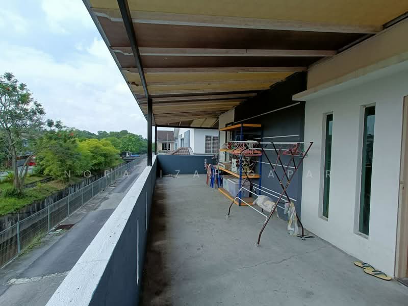 Rumah Teres 2 Tingkat untuk Dijual di Seri Kembangan (Selangor) - NoraFizah Gapar - Balcony - PropertyGuru.com.my
