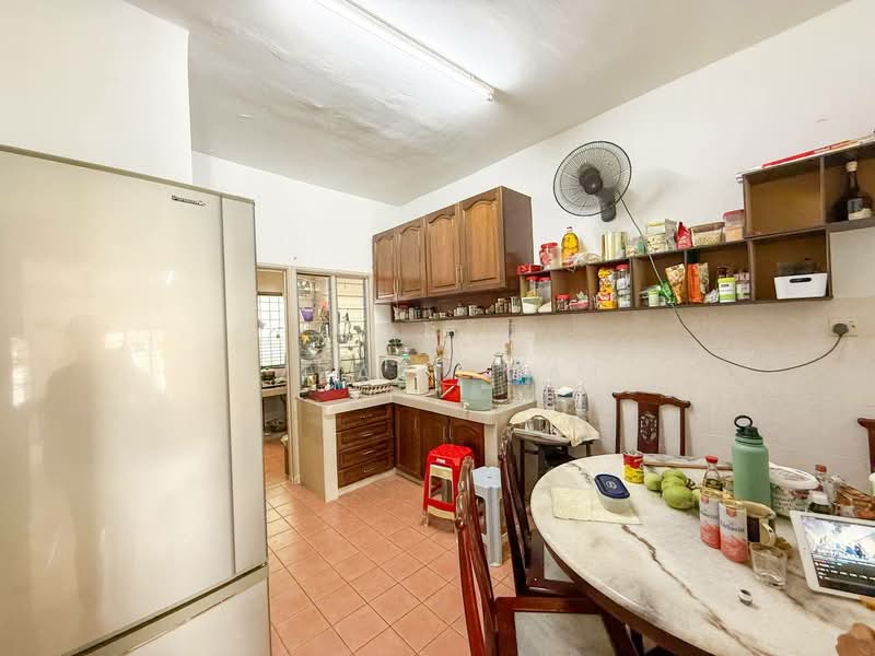 2-storey Terraced House for Sale in Taman Putra Prima (Puchong) - Izzati Mat - Kitchen - PropertyGuru.com.my