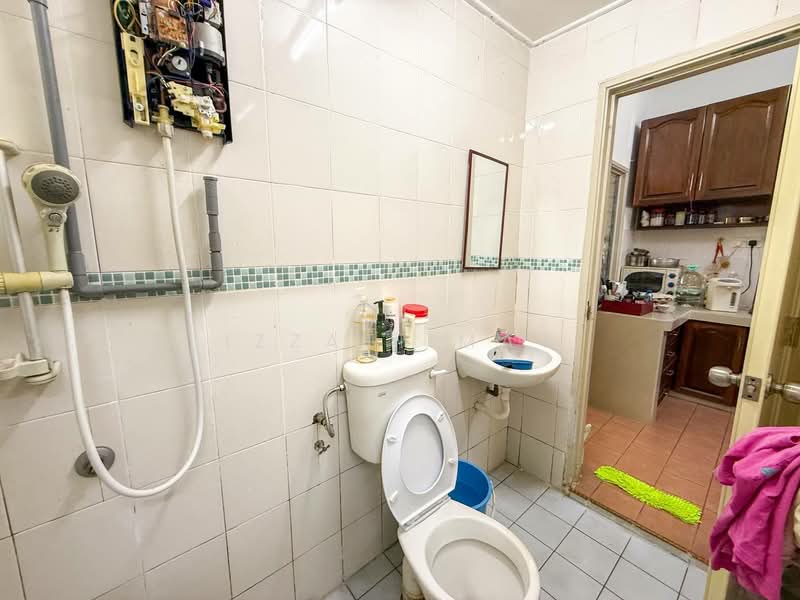 2-storey Terraced House for Sale in Taman Putra Prima (Puchong) - Izzati Mat - Bathroom - PropertyGuru.com.my