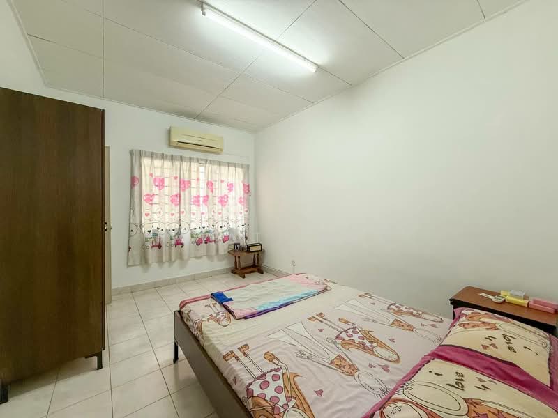 2-storey Terraced House for Sale in Taman Putra Prima (Puchong) - Izzati Mat - Bedroom - PropertyGuru.com.my