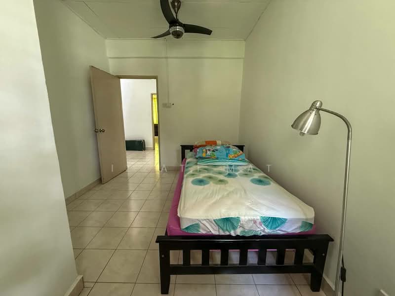 2-storey Terraced House for Sale in Taman Putra Prima (Puchong) - Izzati Mat - Bedroom - PropertyGuru.com.my