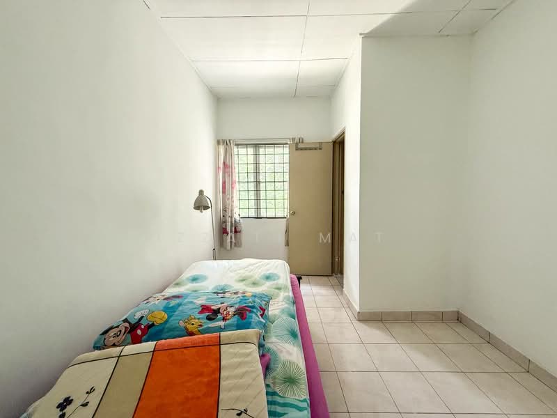 2-storey Terraced House for Sale in Taman Putra Prima (Puchong) - Izzati Mat - Bedroom - PropertyGuru.com.my