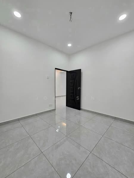 Rumah Teres 1 Tingkat untuk Dijual di Taman Puteri Wangsa (Ulu Tiram) - Joan Sin - PropertyGuru.com.my