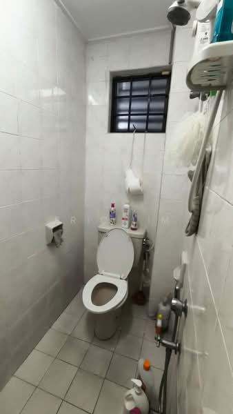 2-storey Terraced House for Rent in Bandar Utama 11 (Bandar Utama) - Eric Lim - Bathroom - PropertyGuru.com.my