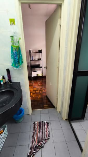 2-storey Terraced House for Rent in Bandar Utama 11 (Bandar Utama) - Eric Lim - Bathroom - PropertyGuru.com.my