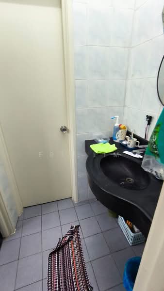 2-storey Terraced House for Rent in Bandar Utama 11 (Bandar Utama) - Eric Lim - Bathroom - PropertyGuru.com.my