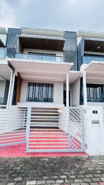 2.5-storey Terraced House for Rent in Panorama Lapangan Perdana (Ipoh) - Kelvin Chong - Exterior - PropertyGuru.com.my