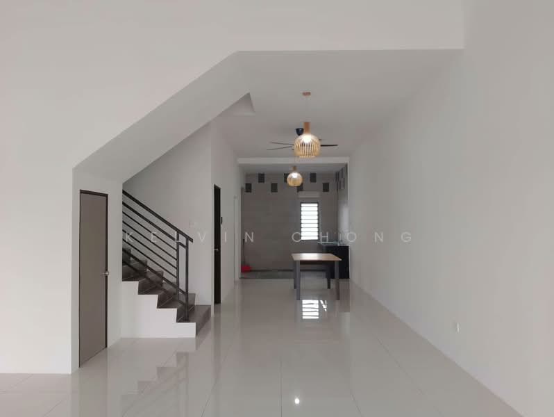 Rumah Teres 2.5 Tingkat untuk Disewa di Ipoh (Perak) - Kelvin Chong - Living Room - PropertyGuru.com.my