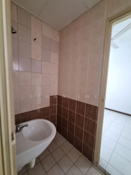 2-storey Terraced House for Sale in Shah Alam (Selangor) - Ethan Swe - Bathroom - PropertyGuru.com.my