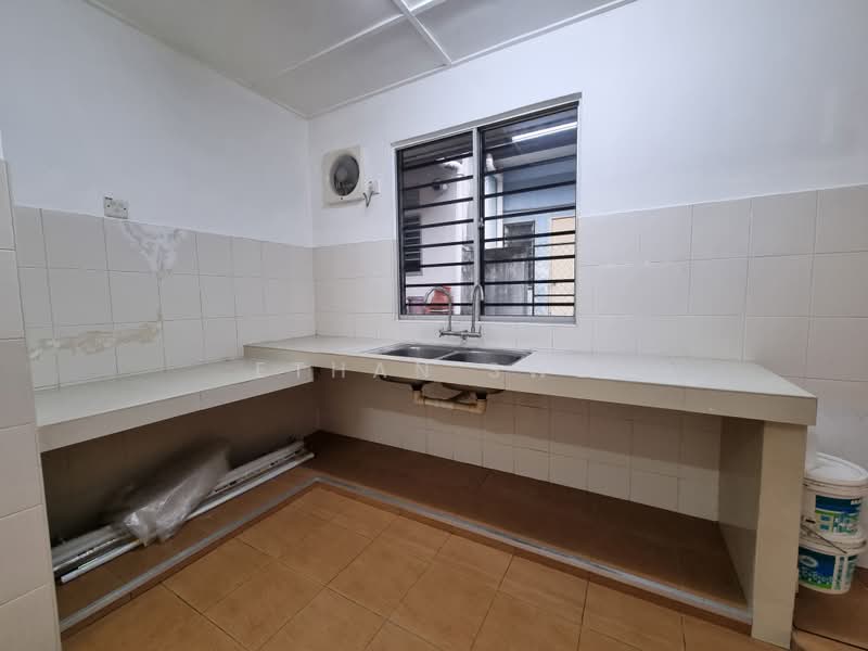 2-storey Terraced House for Sale in Shah Alam (Selangor) - Ethan Swe - Kitchen - PropertyGuru.com.my
