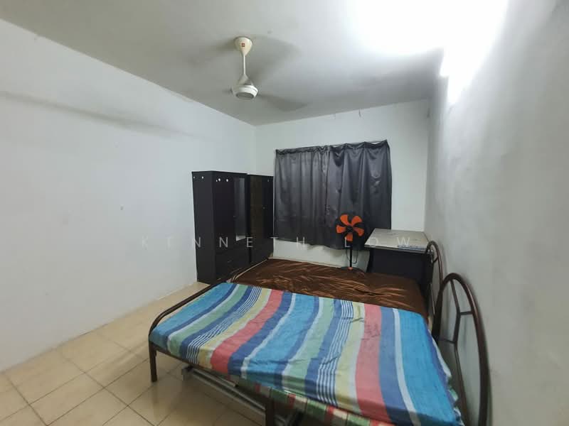 Kondominium untuk Disewa di Angkasa Condominiums - Kenneth Low - Bedroom - PropertyGuru.com.my