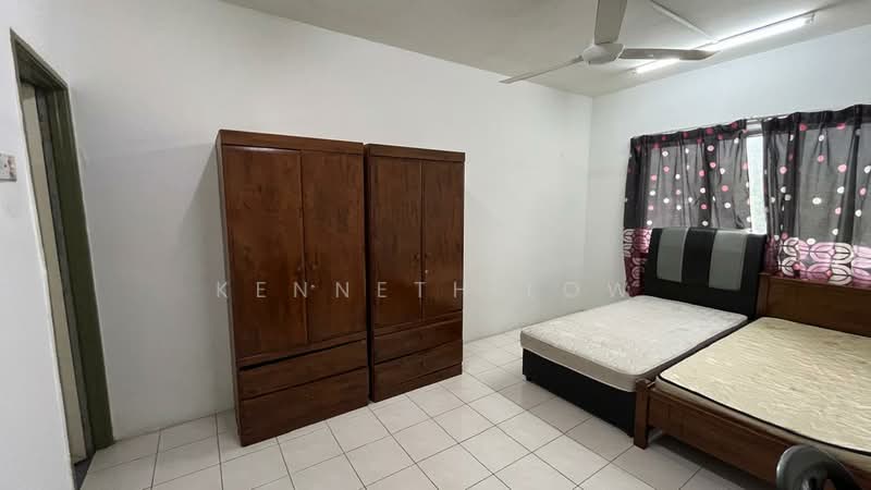 Kondominium untuk Disewa di Angkasa Condominiums - Kenneth Low - Bedroom - PropertyGuru.com.my