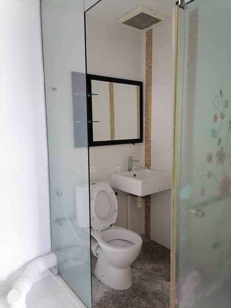 Condominium for Sale at Marina Tower (Ratu Mutiara) - CG Tan - Bathroom - PropertyGuru.com.my