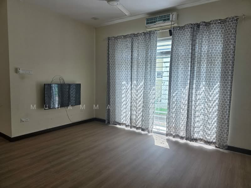 Semi-Detached House for Rent in Telok Panglima Garang (Selangor) - Muhammad Taufeeq - Living Room - PropertyGuru.com.my