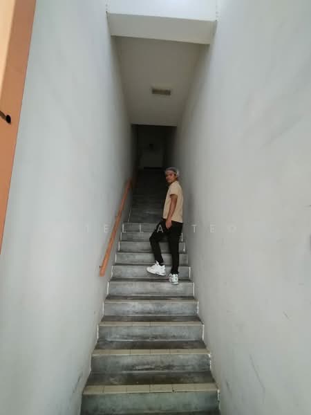 Shop for Rent in Taman Mutiara Mas (Skudai) - Stella Teo - Corridor - PropertyGuru.com.my