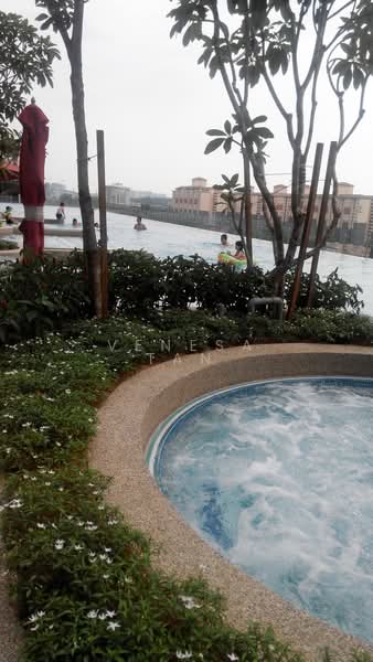 Servis Apartment untuk Dijual di Eve Suite / NZX Square - Venesa Tan - Pool - PropertyGuru.com.my
