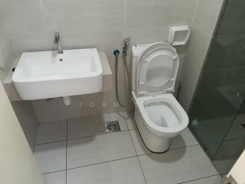 Servis Apartment untuk Disewa di Gravit8, Klang - John Tee - Bathroom - PropertyGuru.com.my