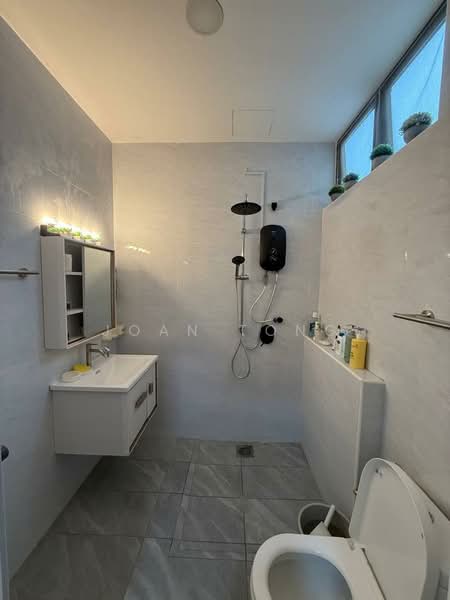 Service Residence for Sale at Palazio - Joan Tong - Bathroom - PropertyGuru.com.my