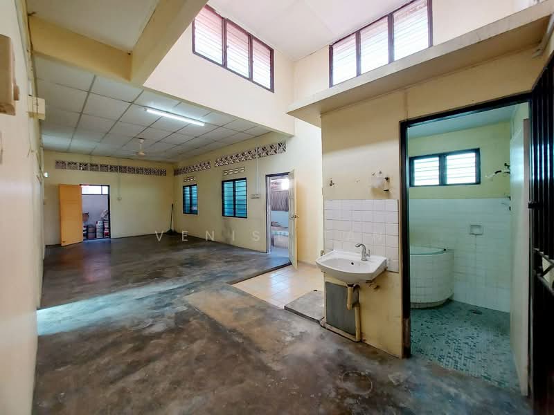 Rumah Banglo untuk Dijual di Kampung Simee (Ipoh) - Venise Tan - Dining - PropertyGuru.com.my