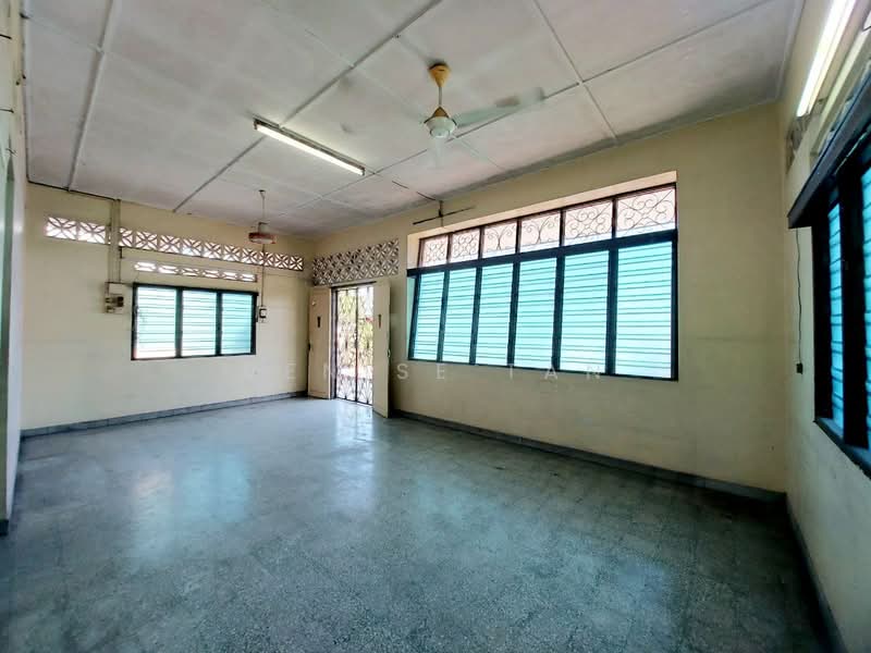 Rumah Banglo untuk Dijual di Kampung Simee (Ipoh) - Venise Tan - Living Room - PropertyGuru.com.my