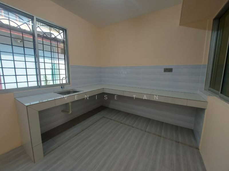 2-storey Terraced House for Sale in Station 18 (Ipoh) - Venise Tan - Kitchen - PropertyGuru.com.my