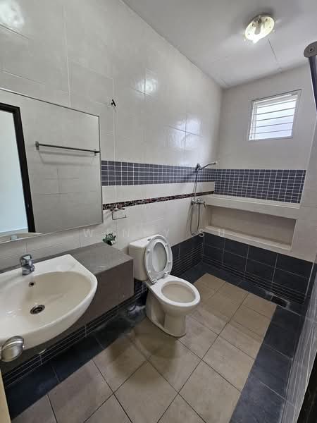 Rumah Teres 2 Tingkat untuk Dijual di Bukit Jelutong (Shah Alam) - Winny Su - Bathroom - PropertyGuru.com.my