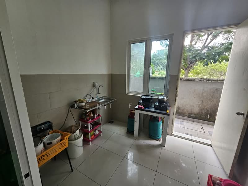 2-storey Terraced House for Sale in Tiara South (Semenyih) - Kent Fatt - Kitchen - PropertyGuru.com.my