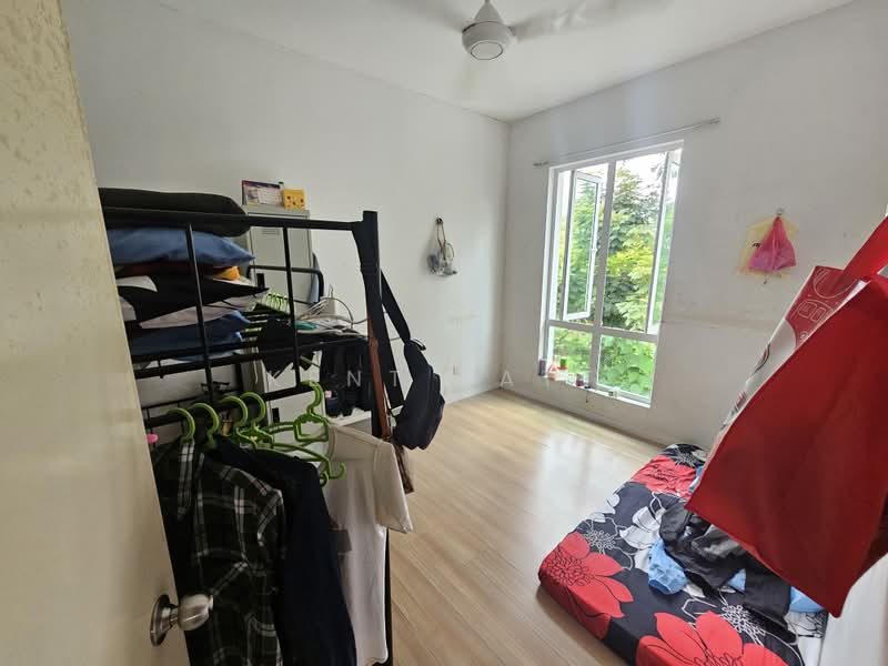 2-storey Terraced House for Sale in Tiara South (Semenyih) - Kent Fatt - Bedroom - PropertyGuru.com.my