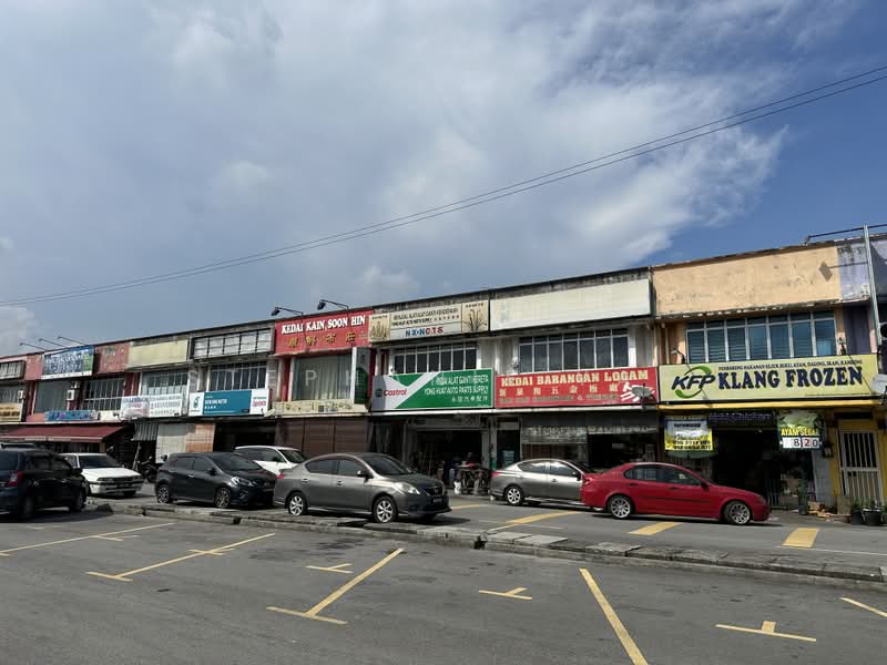 Kedai untuk Disewa di Taman Perwira (Telok Panglima Garang) - Stephanie Yap - Exterior - PropertyGuru.com.my