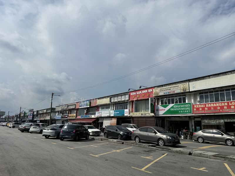 Kedai untuk Disewa di Taman Perwira (Telok Panglima Garang) - Stephanie Yap - Exterior - PropertyGuru.com.my
