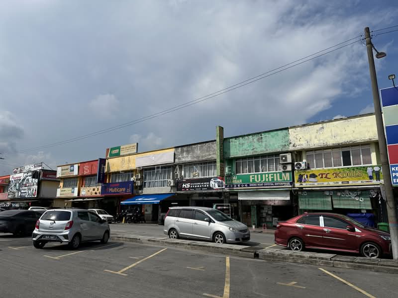 Kedai untuk Disewa di Taman Perwira (Telok Panglima Garang) - Stephanie Yap - Exterior - PropertyGuru.com.my